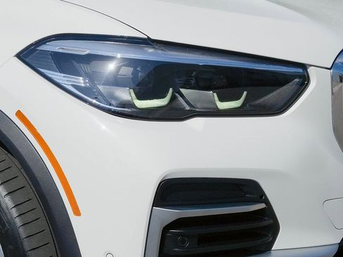 Used 2023 BMW X5 xDrive40i w/ Parking Assistance Package image 9