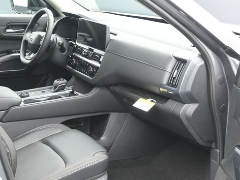 New 2026 Nissan Pathfinder SL AWD/4WD image 6