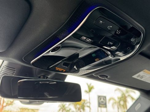 Used 2025 Mercedes-Benz GLC 300 4MATIC image 23