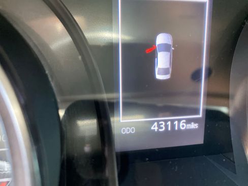 Used 2022 Toyota Camry SE FWD image 10