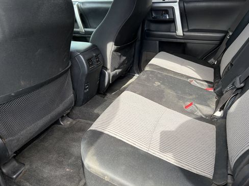 Used 2018 Toyota 4Runner SR5 AWD/4WD image 9