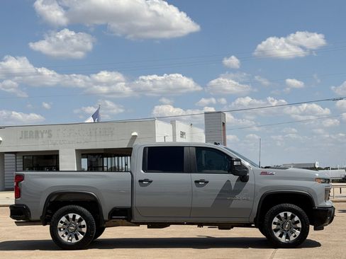 Used 2024 Chevrolet Silverado 2500 Custom w/ Custom Value Package AWD/4WD image 3