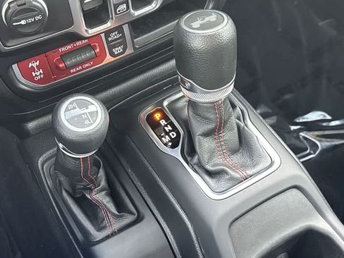 Used 2023 Jeep Wrangler Unlimited Rubicon AWD/4WD image 20