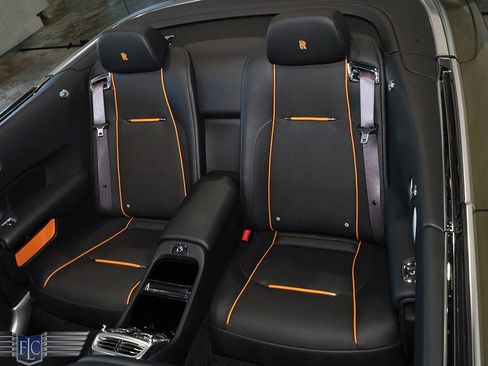Used 2021 Rolls-Royce Dawn RWD image 19