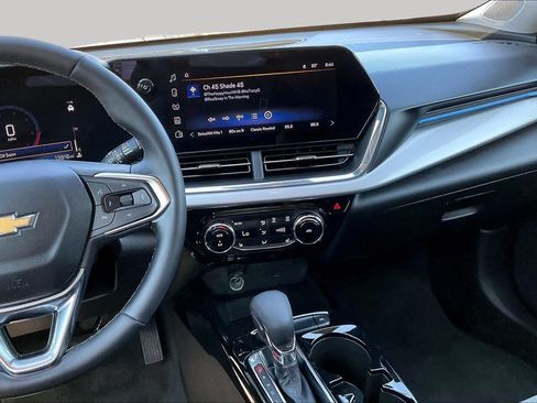 Used 2026 Chevrolet Trax LT w/ Driver Confidence Package FWD image 7