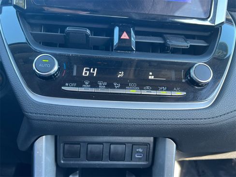 Used 2024 Toyota Corolla Cross LE image 20