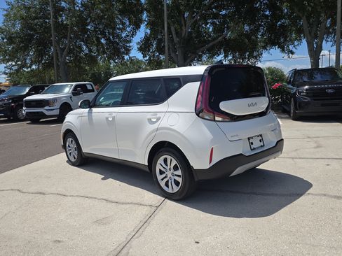 Certified 2023 Kia Soul LX FWD image 6