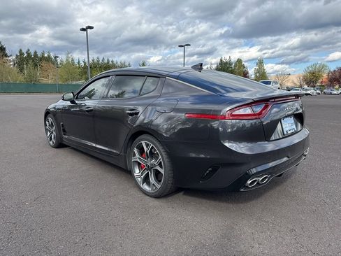 Used 2018 Kia Stinger GT1 image 5