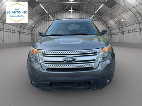 Used 2013 Ford Explorer XLT FWD image 2