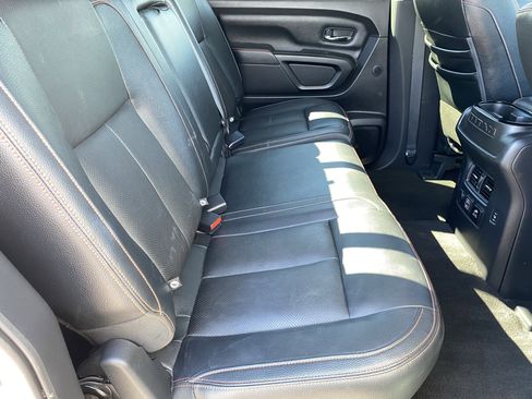 Used 2020 Nissan Titan PRO-4X w/ Pro-4x Convenience Package image 13