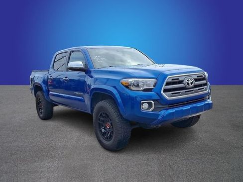 Used 2016 Toyota Tacoma Limited RWD image 3