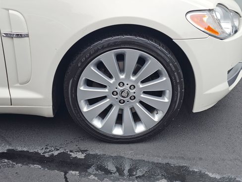 Used 2009 Jaguar XF Premium RWD image 9