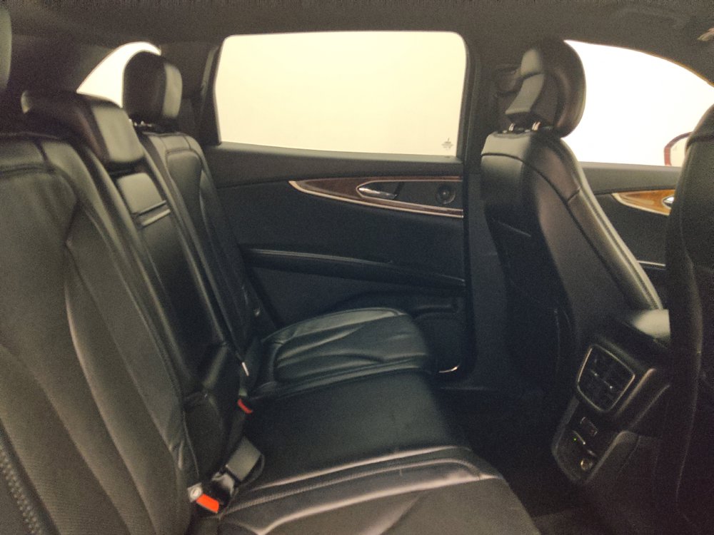 Used 2016 Lincoln MKX Reserve w/ Technology Package FWD image 19