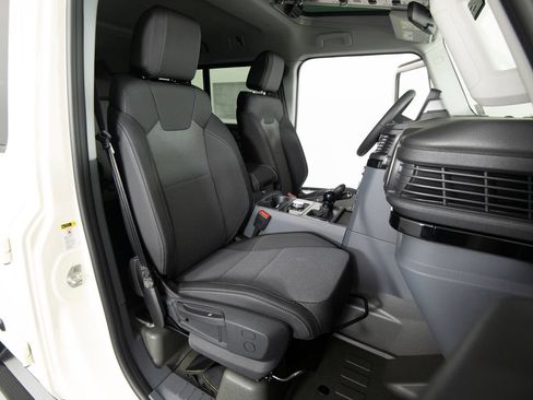 New 2025 INEOS Grenadier Trialmaster Edition AWD/4WD image 32