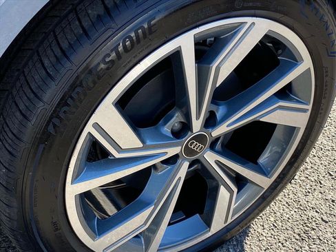 Used 2024 Audi Q4 e-tron Premium Plus w/ Premium Plus image 23