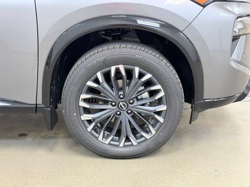New 2026 Nissan Rogue Platinum w/ Platinum Premium Package AWD/4WD image 4