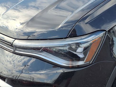 New 2025 Volkswagen Taos S image 19