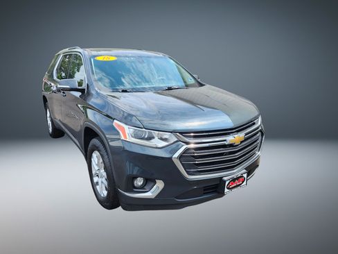 Used 2018 Chevrolet Traverse LT FWD image 1
