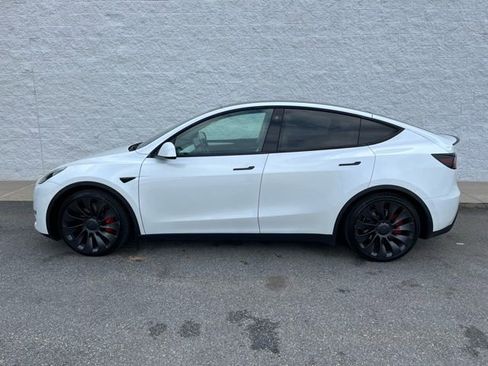 Used 2022 Tesla Model Y Performance image 3