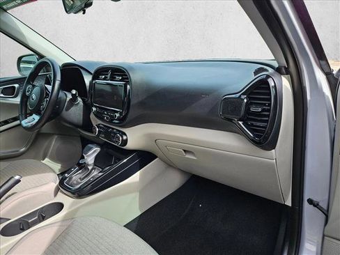 Used 2020 Kia Soul EX FWD image 19