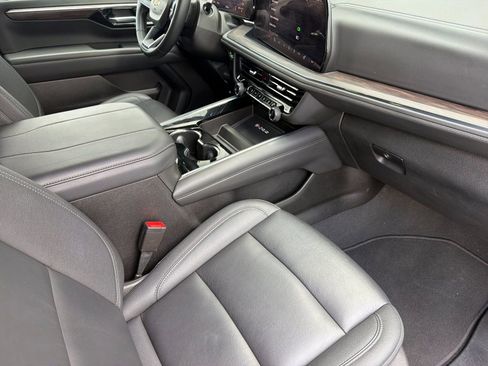 Used 2025 Chevrolet Tahoe LT AWD/4WD image 16