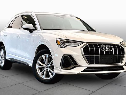 Used 2023 Audi Q3 2.0T Premium w/ Convenience Package AWD/4WD image 3
