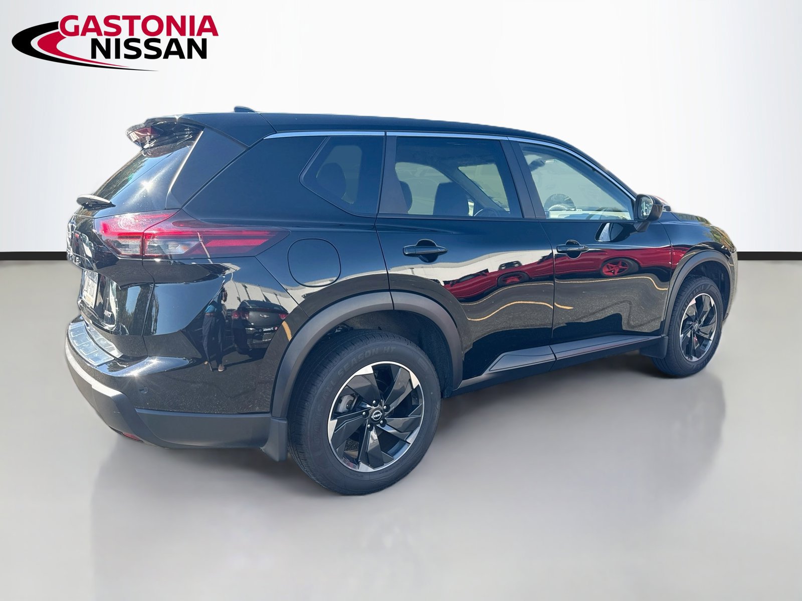 Used 2025 Nissan Rogue SV AWD/4WD image 9