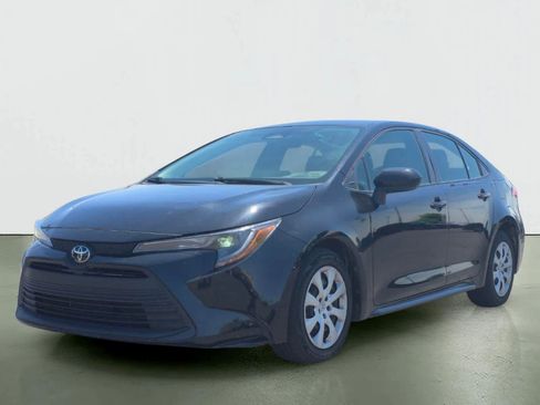 Used 2024 Toyota Corolla LE FWD image 2
