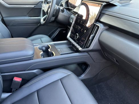 New 2026 GMC Acadia Elevation w/ Elevation Premium Package FWD image 17