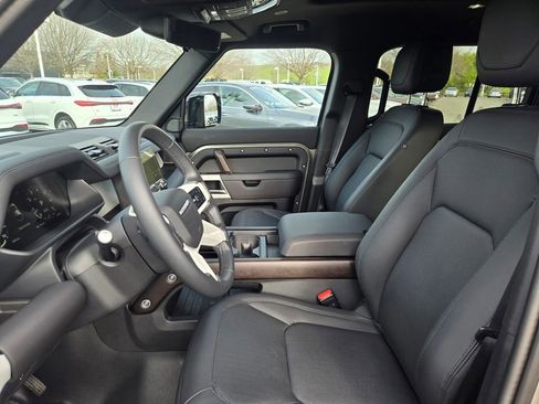 Used 2024 Land Rover Defender 110 SE AWD/4WD image 27