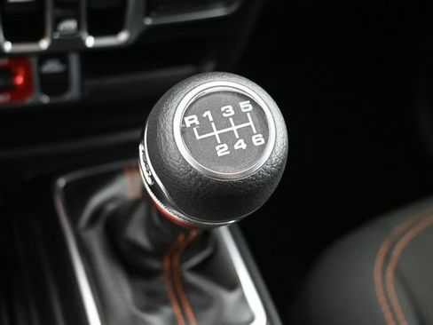 Used 2023 Jeep Gladiator Mojave AWD/4WD image 26