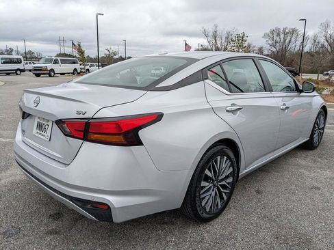 Used 2024 Nissan Altima 2.5 SV image 19