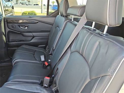 Used 2025 Honda Pilot Elite image 13