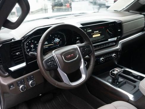 Used 2025 GMC Sierra 1500 SLT w/ SLT Premium Plus Package AWD/4WD image 6