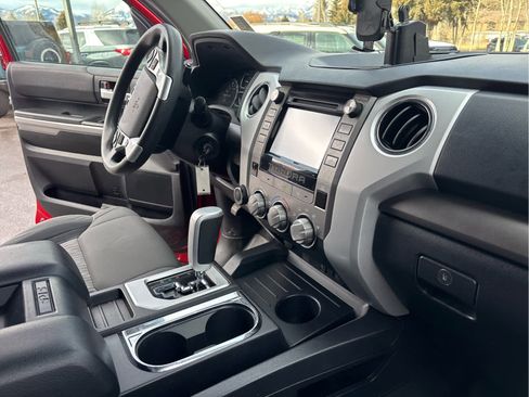 Used 2018 Toyota Tundra SR5 image 26