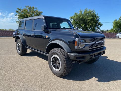 Used 2022 Ford Bronco Badlands AWD/4WD image 3