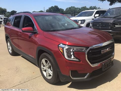 Used 2024 GMC Terrain SLE w/ Driver Convenience Package FWD image 4
