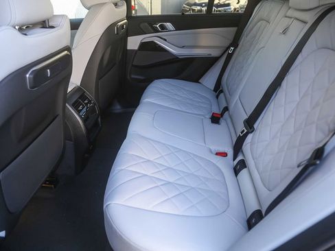 Used 2026 BMW X5 sDrive40i w/ M Sport Package RWD image 15