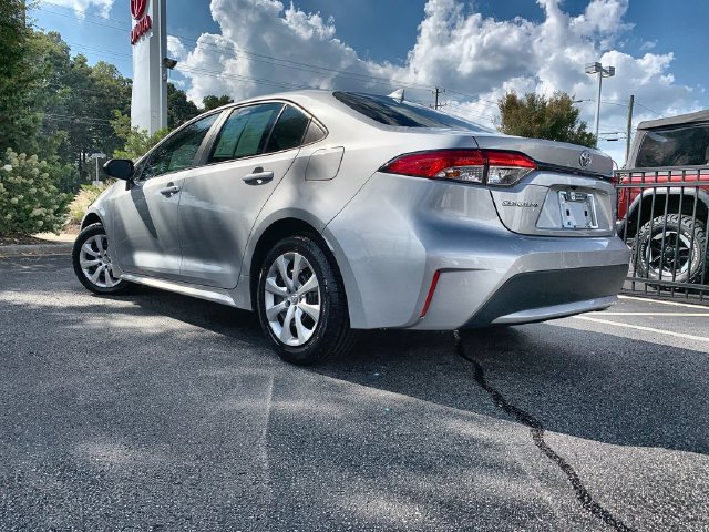 Used 2021 Toyota Corolla LE FWD image 6