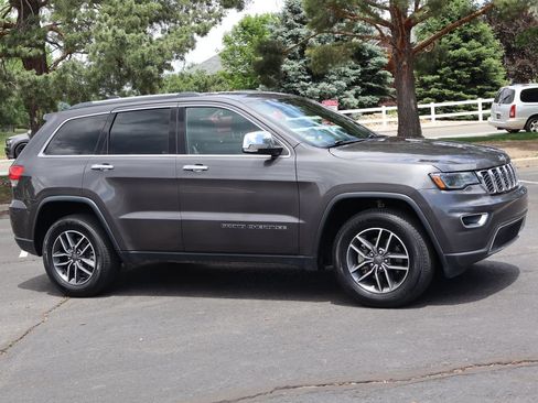 Used 2019 Jeep Grand Cherokee Limited w/ Luxury Group II AWD/4WD image 2