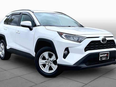 Used 2021 Toyota RAV4 XLE AWD/4WD image 3