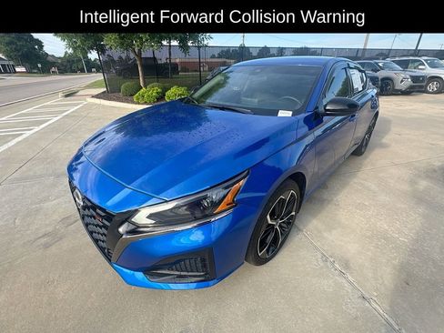 Used 2025 Nissan Altima 2.5 SR AWD/4WD image 5