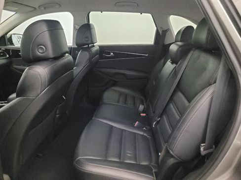 Used 2017 Kia Sorento EX AWD/4WD image 18