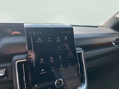 New 2026 GMC Yukon Denali w/ Sun & Power Step Package AWD/4WD image 35
