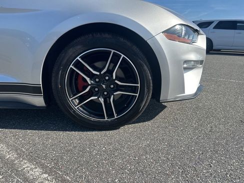 Used 2019 Ford Mustang Premium image 5
