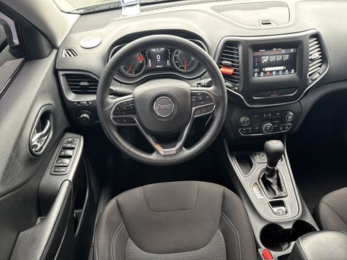 Used 2019 Jeep Cherokee Latitude w/ Popular Appearance Group image 27