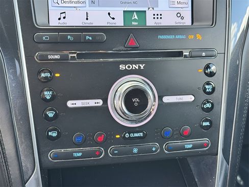 Used 2018 Ford Explorer Platinum image 37