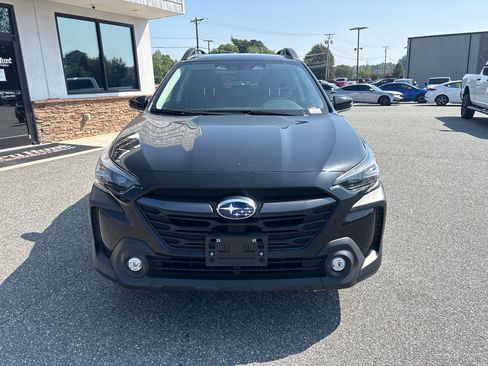 Used 2024 Subaru Outback Premium AWD/4WD image 11