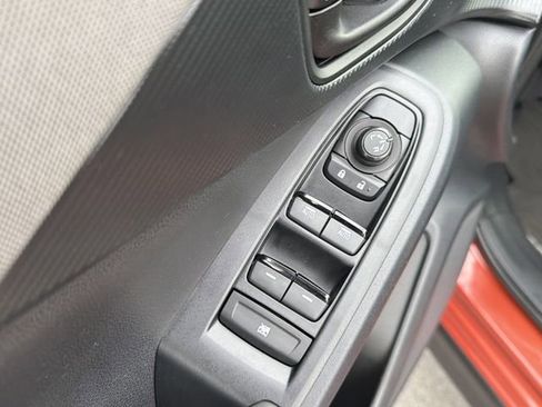 Used 2024 Subaru Crosstrek 2.0i Premium image 24