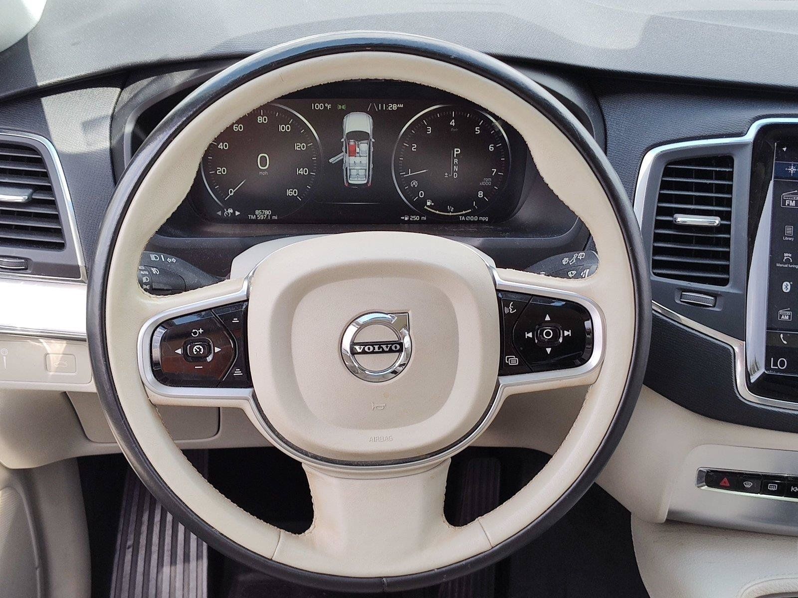 Used 2018 Volvo XC90 T6 Momentum w/ Convenience Package AWD/4WD image 18